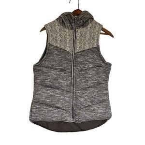 Vanity women’s hooded gray lace zipper puffer vest size medium